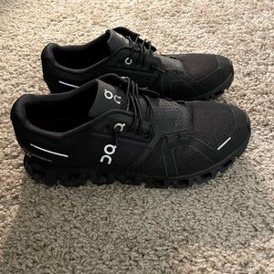 Women’s cloud 5 on cloud